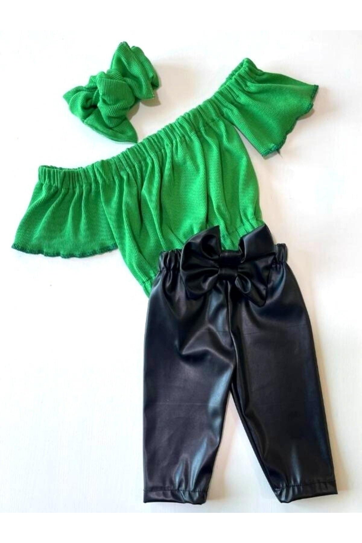 Kız Çocuk, Likralı Deri Fiyonk Detaylı Pantolon, Yeşil Straplez Crop Bluz Ve Saç Bandı Takımı.